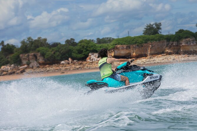 1-Hour Casino Royale Jet Skiing in Darwin - Passing Mindil Beach Casino From Offshore