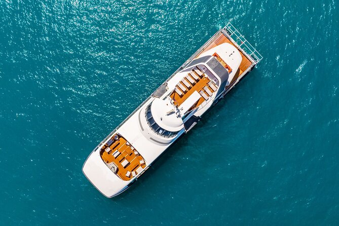 1hour Scenic Flight Heart Reef, Whitehaven Beach, Hill Inlet, GBR - Whitehaven Beach from end to end