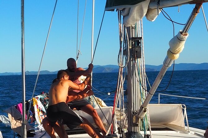 2-Night Whitsundays Sailing Cruise incl. Whitehaven Beach & Great Barrier Reef - Snorkeling Around Hook, Hayman, and Border Islands