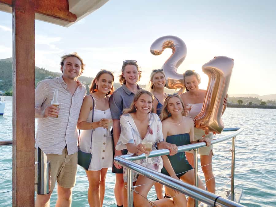 Airlie Beach: 2-Hour Sunset Cruise with Sparkling Wine - Who should book this sunset cruise?