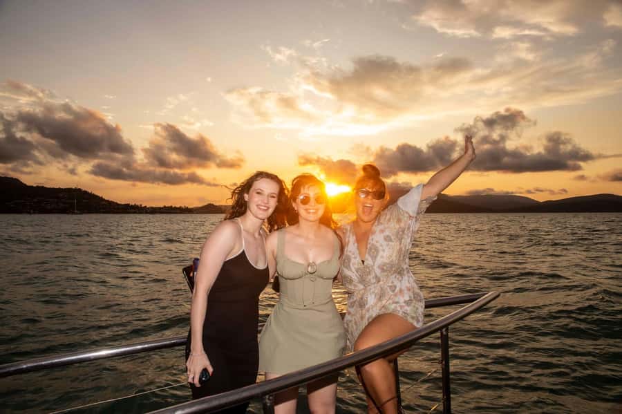 Airlie Beach: 2-Hour Sunset Cruise with Sparkling Wine - Cruising around Pioneer Bay