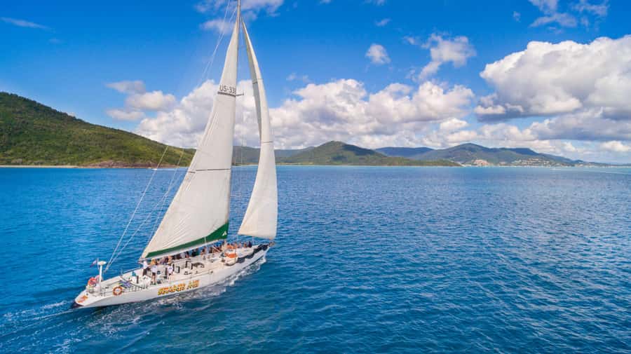 Airlie Beach: 2-Night Whitsundays Sailing Trip with Meals - Why two nights changes the Whitsundays