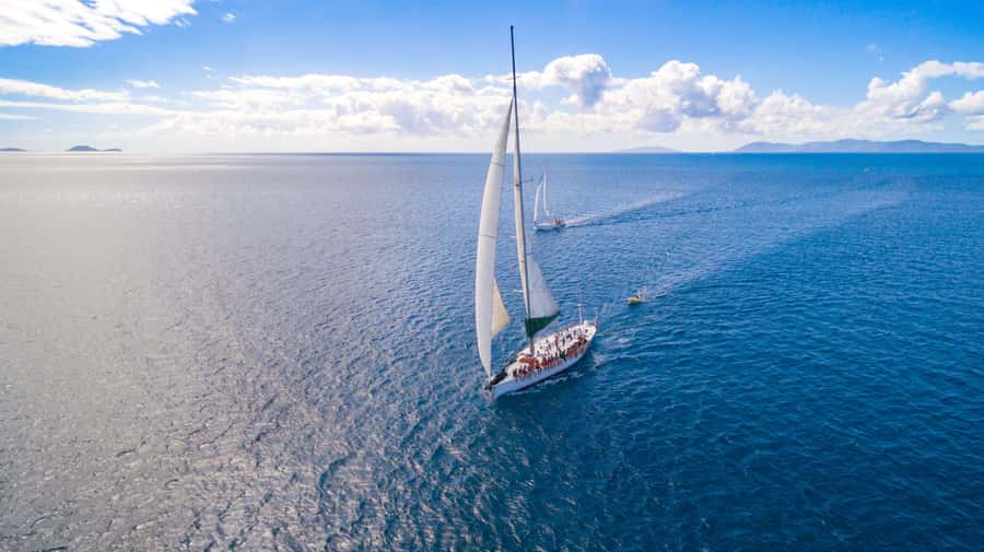 Airlie Beach: 2-Night Whitsundays Sailing Trip with Meals - Meeting the crew at Coral Sea Marina