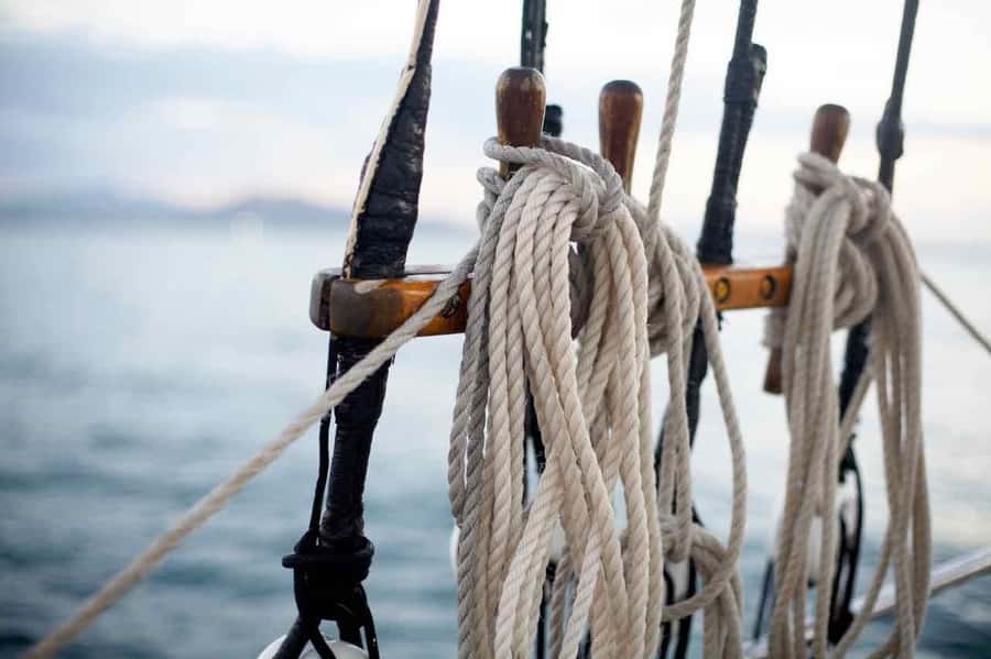 Airlie Beach: Providence Whitsundays Tallship Sunset Sail - Raising the Sails Across the Bay