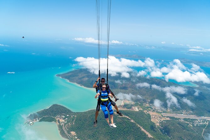 Airlie Beach Tandem Skydive Over the Whitsunday Islands - Sixty seconds of freefall