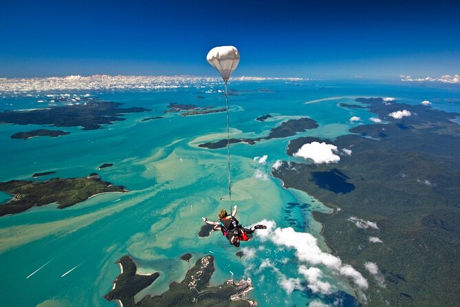 Airlie Beach Tandem Skydive Over the Whitsunday Islands - Five to seven minutes beneath the canopy