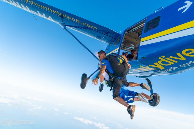 Airlie Beach Tandem Skydive Over the Whitsunday Islands - Photos and video: worth the extra A$179?