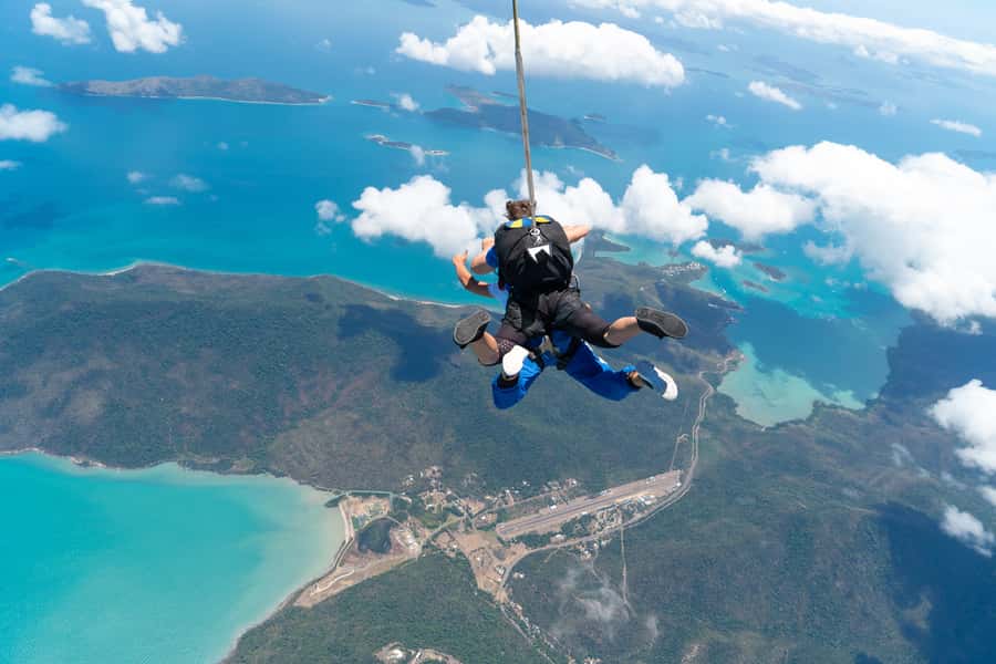 Airlie Beach: Tandem Skydive over the Whitsundays - What $218 buys you