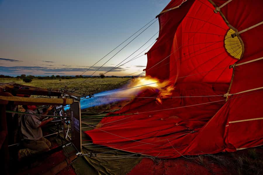 Alice Springs: Early Morning Hot Air Balloon Flight - Before sunrise, Alice Springs goes quiet