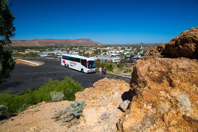 Alice Springs to Ayers Rock (Uluru) One Way Shuttle - Coach comfort, air-conditioning, and motion concerns