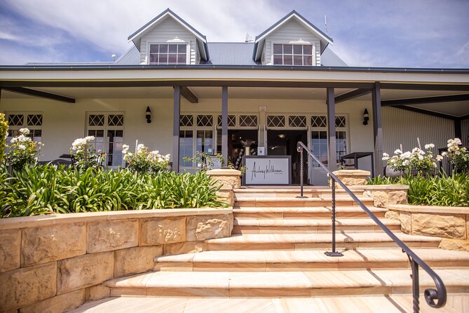 Audrey Wilkinson Vineyard: Picnic with Wine Masterclass Tasting - The mood: romantic, social, and easygoing