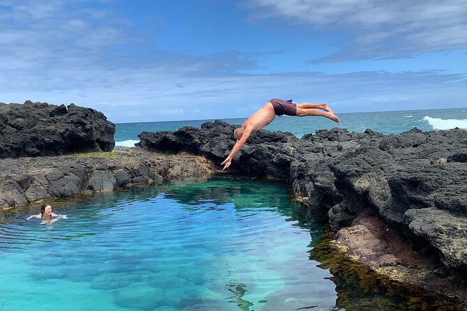 Behind The Bay - Explore Like a Local: Waterfalls/paddleboarding - Broken Head Nature Reserve: Bushland Above the Beach
