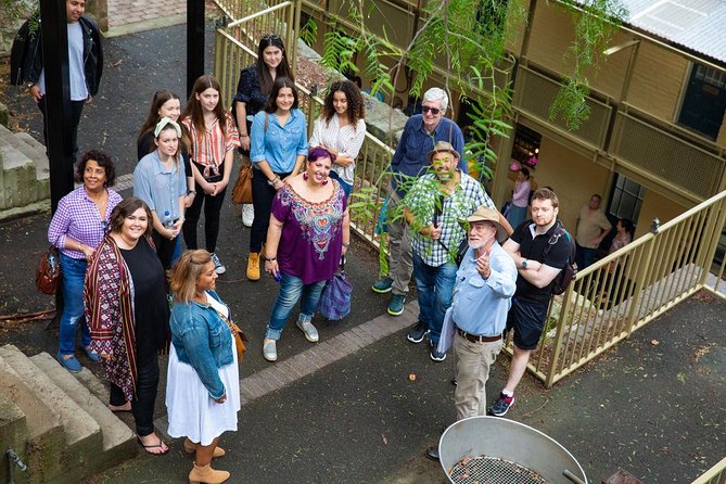 Blue Mountains Day Tour: Zoo, Scenic World & Three Sisters - Guides, coach comfort, and group size