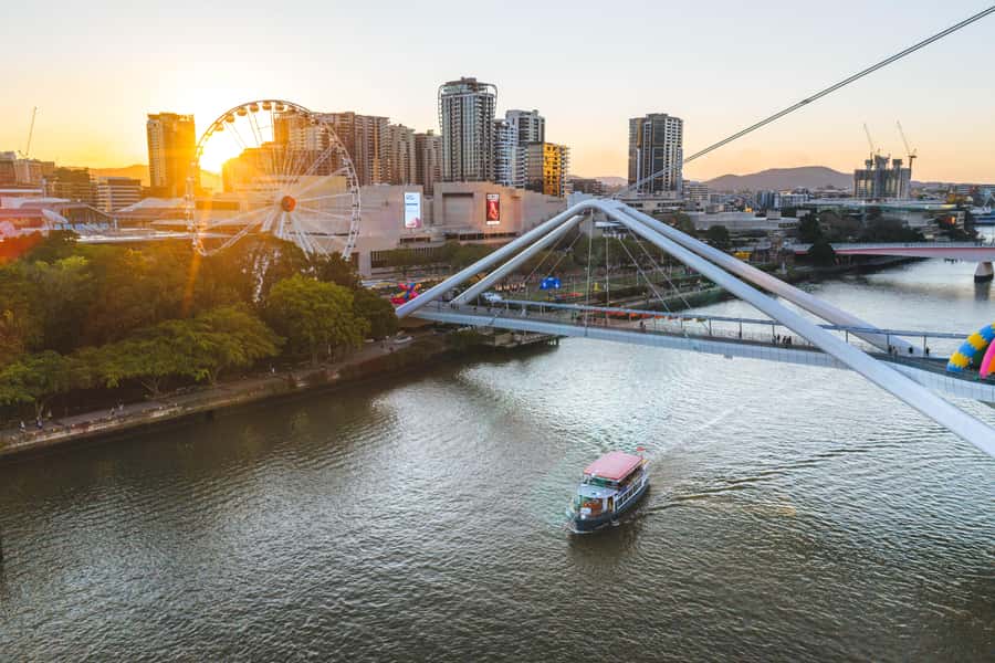 Brisbane: Cruise to Lunch Package: 10:30am-2pm (3.5hr) - Arriving at Breakfast Creek Hotel