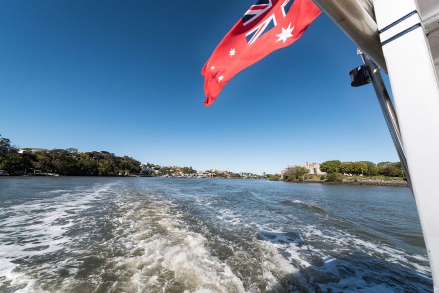 Brisbane: Cruise to Lunch Package: 10:30am-2pm (3.5hr) - Tapping the keg and the beer sample