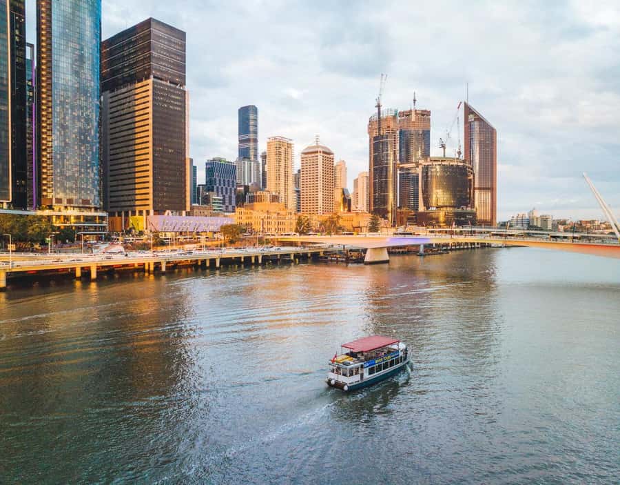 Brisbane: Midday 1.5-Hour Sightseeing Cruise 12.30pm-2.00pm - Commentary That Helps You Read the City
