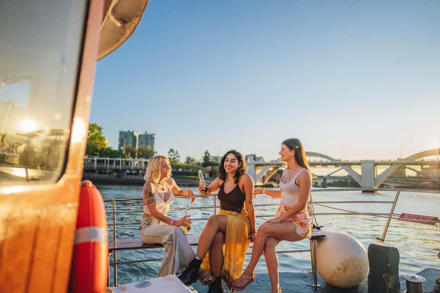Brisbane: Morning Sightseeing Cruise: 10:30am-12pm (90min) - Who gets the most from this $34 experience?