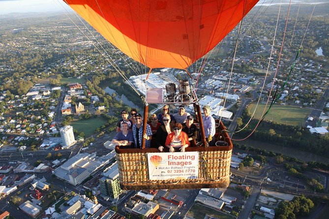 Brisbane's closest Hot Air Balloon Flights - City & Country views - 1 hr flight! - Watching the balloon take shape