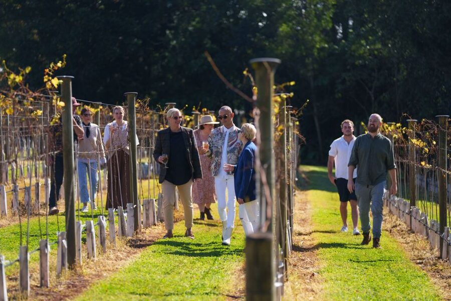 Brisbane: Tamborine Wine & Distillery Tour - Gallery Walk: the useful lunch stop