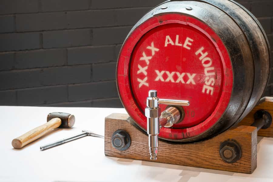 Brisbane: XXXX Beer Brewery Tour and Beer Tasting - Learning the perfect pour