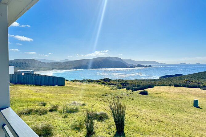 Bruny Island Food, Sightseeing, Guided Lighthouse Tour & Lunch - Cape Bruny Lighthouse and the Tasman Sea