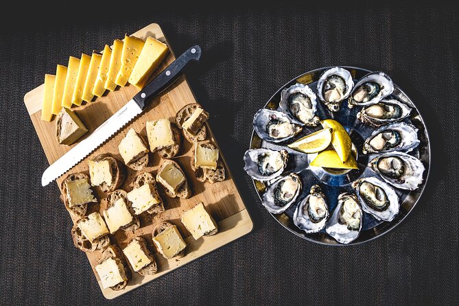 Bruny Island Food, Sightseeing, Guided Lighthouse Tour & Lunch - Morning tea with oysters, bread and cheese
