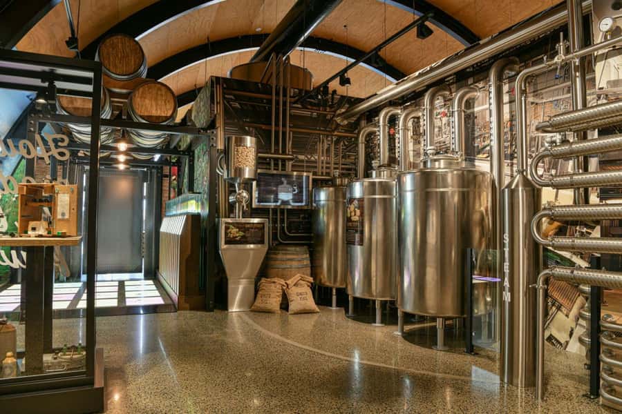 Bundaberg: Brew Tasting and Self-Guided Gallery Tour - Creating a custom Bundaberg label