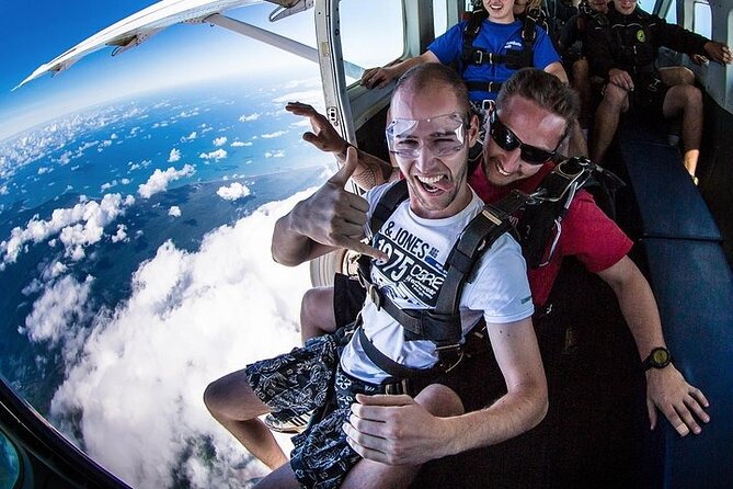 Byron Bay: Tandem Skydive Experience - The 20-minute scenic flight over Byron Bay