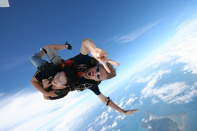 Byron Bay: Tandem Skydive Experience - The landing and the return to the drop zone