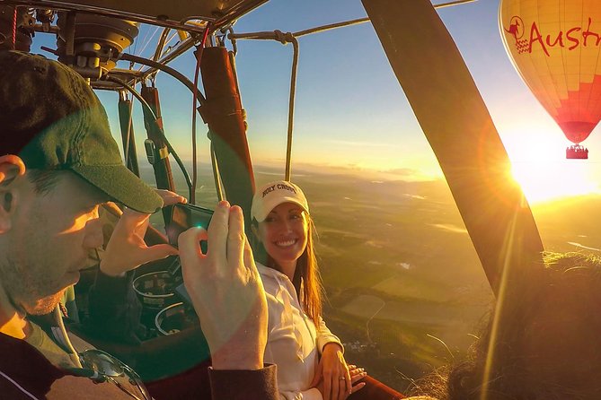 Cairns Classic Hot Air Balloon ride - The 4:00 am pickup and drive to the Tablelands