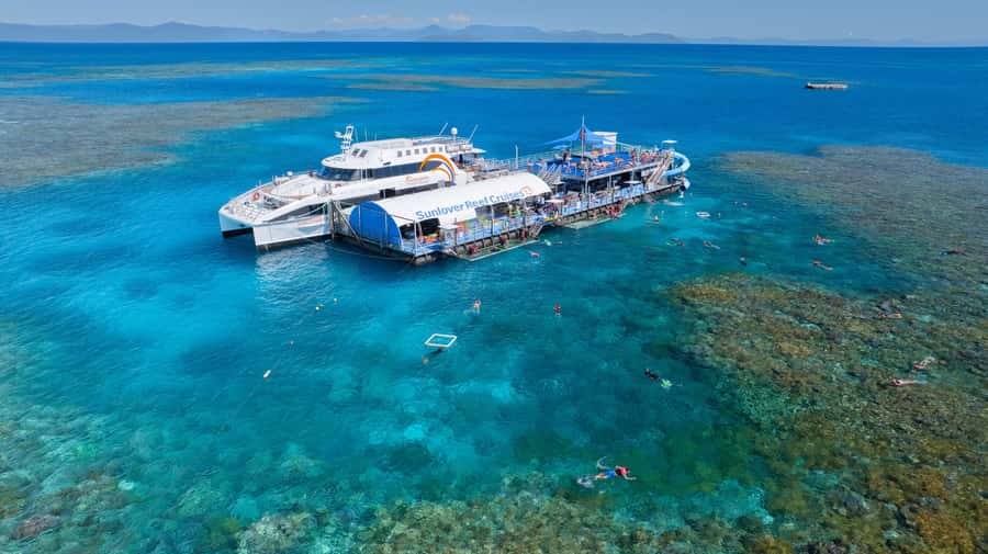 Cairns: Great Barrier Reef and Fitzroy Island Boat Tour - Why this two-stop tour works