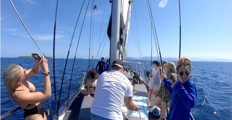 Cairns: Green Island & Great Barrier Reef Sailing Tour - Five details that make this day different