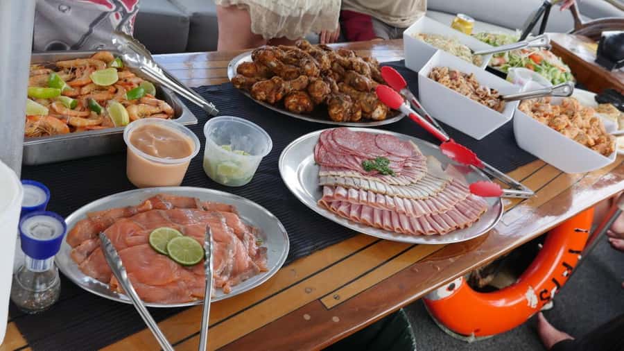 Cairns: Green Island & Great Barrier Reef Sailing Tour - Why the 25-person boat matters