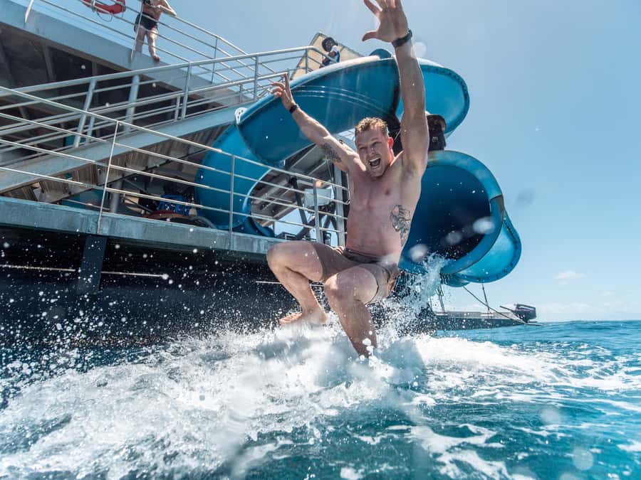 Cairns: Outer Great Barrier Reef Pontoon with Activities - Who will enjoy this reef day most?