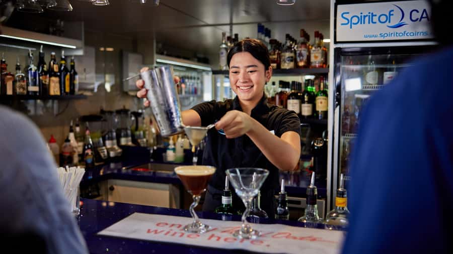 Cairns: Spirit of Cairns Dinner Cruise - Who should book the Spirit of Cairns?
