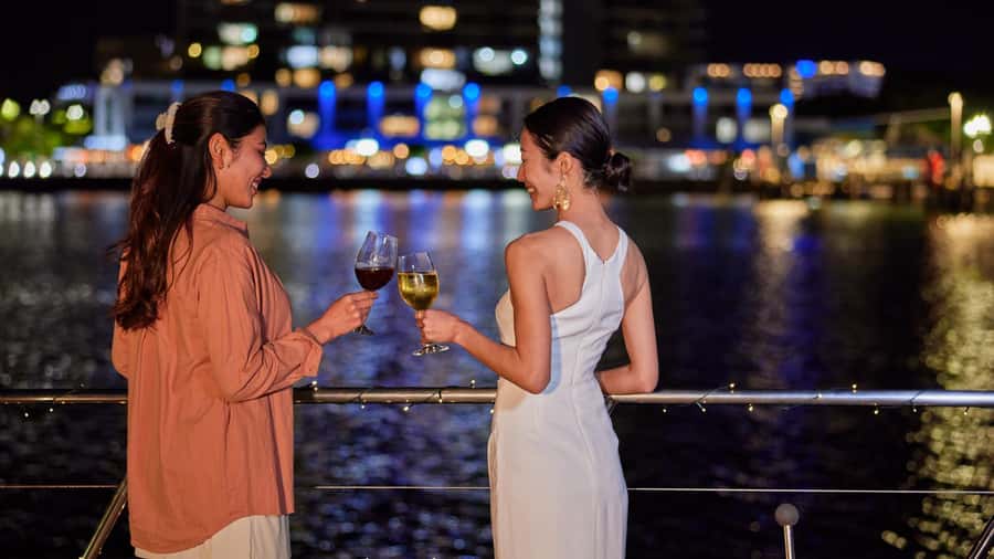 Cairns: Spirit of Cairns Dinner Cruise - Cruising Trinity Inlet for 150 minutes