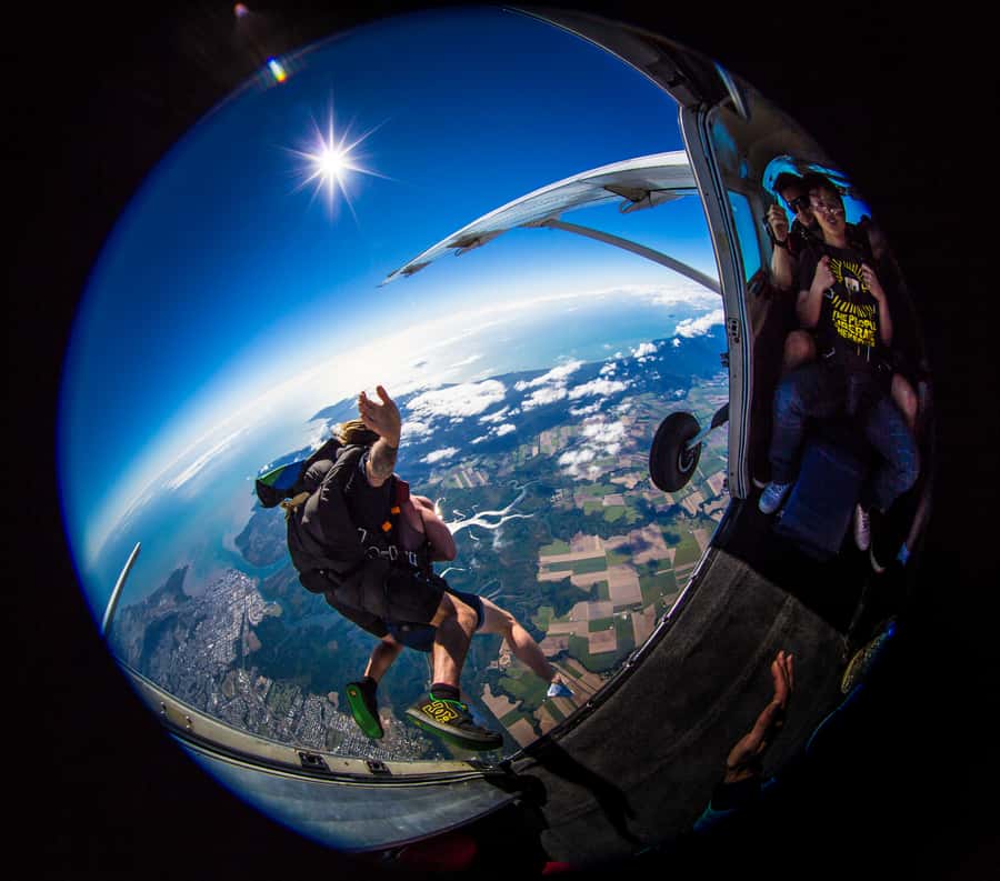 Cairns: Tandem Skydive Experience - The instructors make this work for first-timers