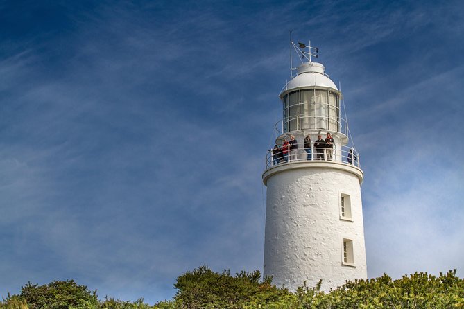 Cape Bruny Lighthouse Tour - Bruny Island - The 1836 lighthouse and its convict-built past