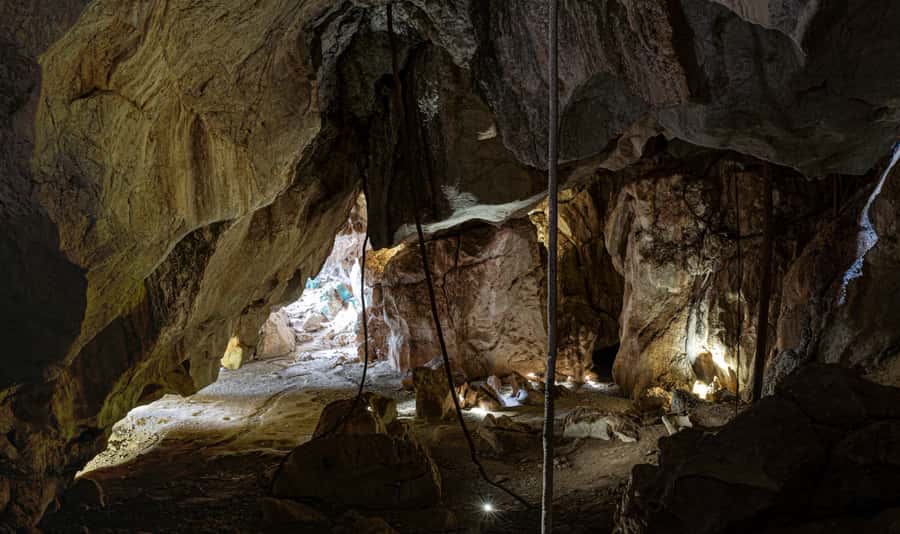 Capricorn Caves, Australia: 45-Minute Cathedral Cave Tour - Meeting near the kiosk and getting ready