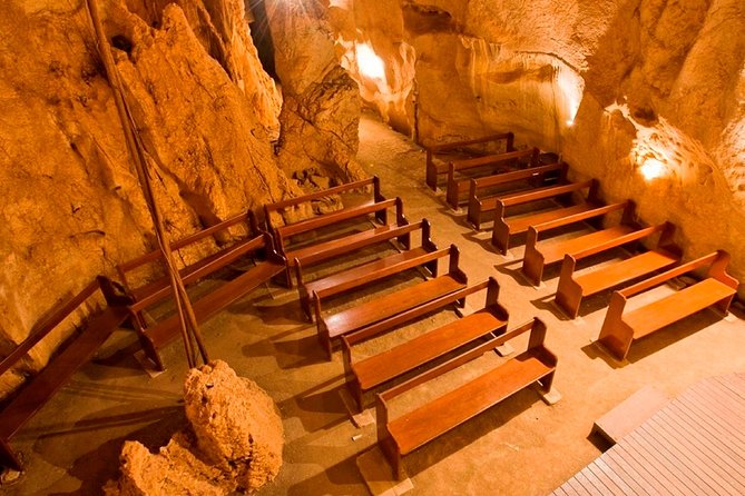 Capricorn Caves Cathedral Cave Tour - Arriving outside Rockhampton