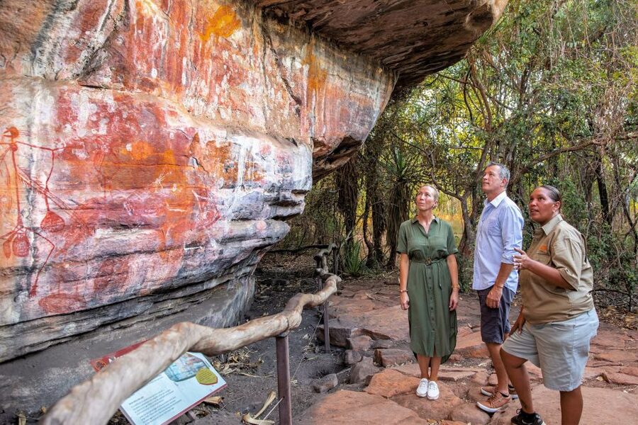 Darwin: Kakadu National Park & Wildlife Full Day Tour - Ubirr: two hours with ancient rock art