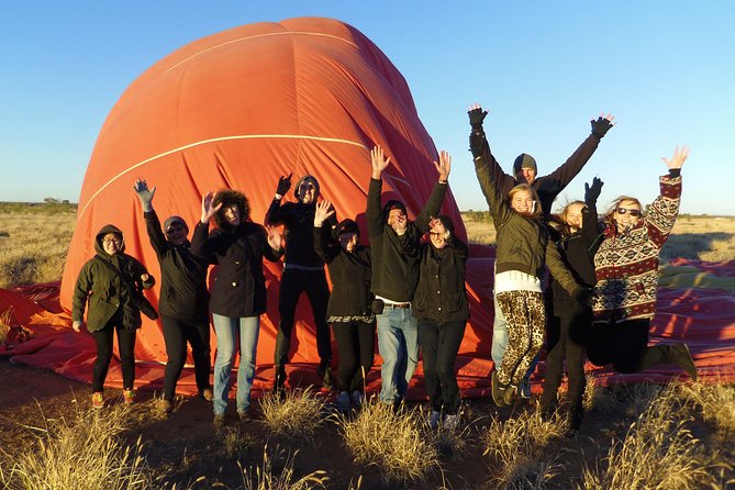 Early Morning Ballooning in Alice Springs - Watching the balloon come alive