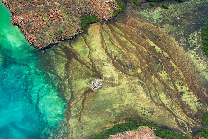 Fly The Falls Tour - The Buccaneer Archipelago from a small aircraft