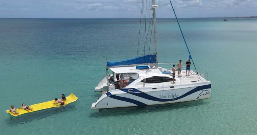 Fraser Island 4-Hour Eco-Sailing Adventure - Morning tea, shade, and the small-boat atmosphere