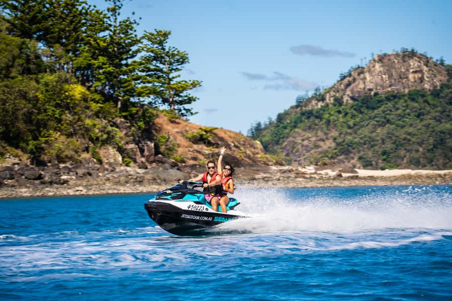 From Airlie Beach: Two-Island Safari - Daydream Island brings the first island scenery