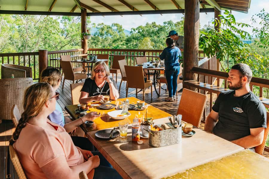 From Cairns: Chillagoe Caves and Outback Full-Day Tour - Entering the Chillagoe-Mungana caves