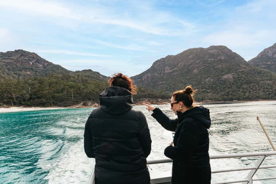 From Coles Bay: Wineglass Bay Cruise with Lunch - Approaching Wineglass Bay from the sea