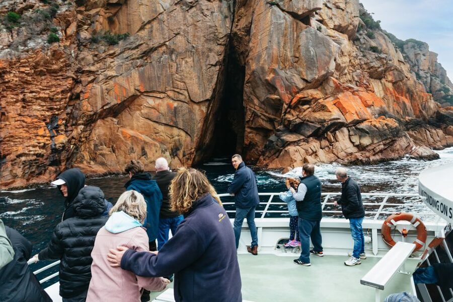 From Coles Bay: Wineglass Bay Cruise with Lunch - Crew service, safety, and access on board