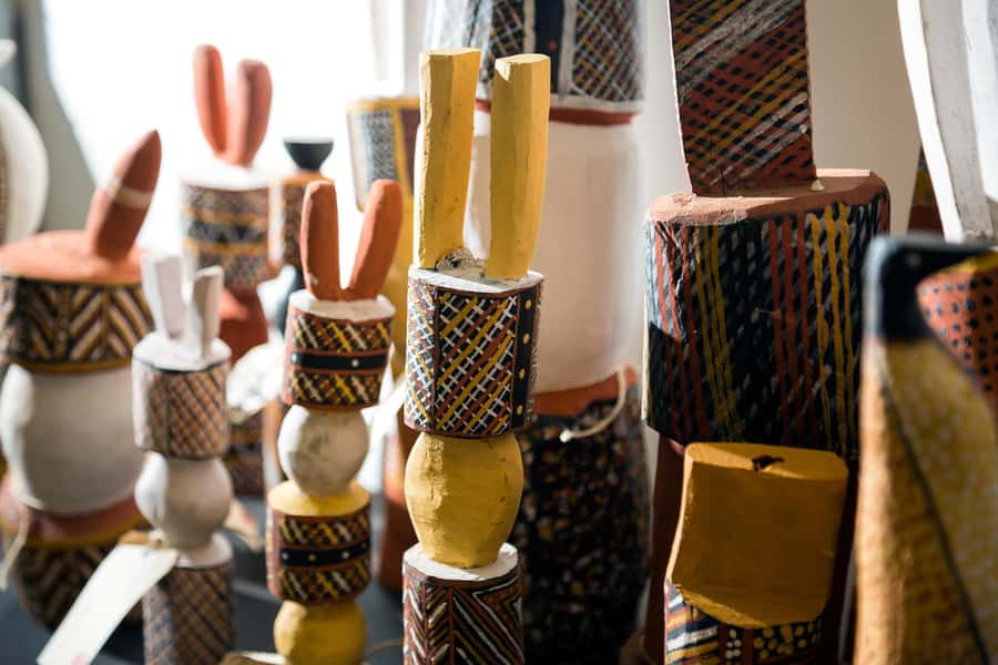 From Darwin: Tiwi Islands Aboriginal Culture Tour with Lunch - Meeting artists at the Arts and Crafts Centre
