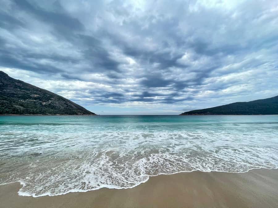 From Hobart: 5-Day Tasmania West & East Coast Tour - Day five: Wineglass Bay before the crowds